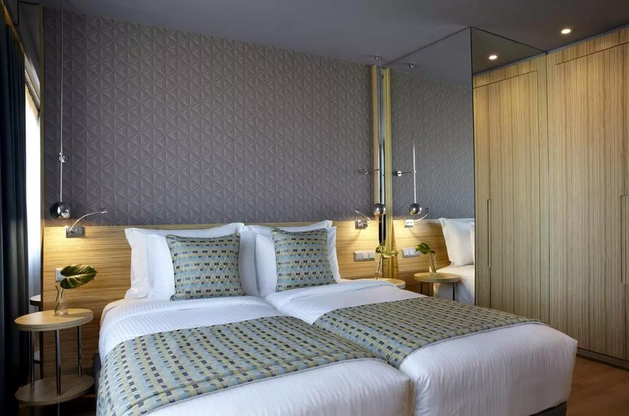 WYNDHAM_SHABAVIZ (5).jpg